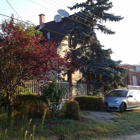 Toserdo Lakitelek Exterior photo