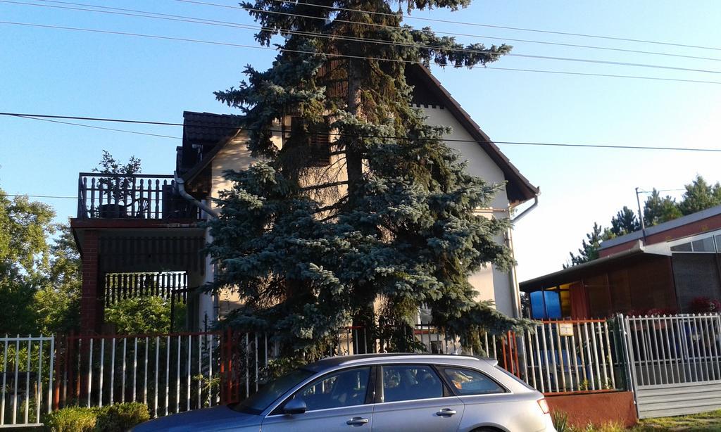 Toserdo Lakitelek Exterior photo